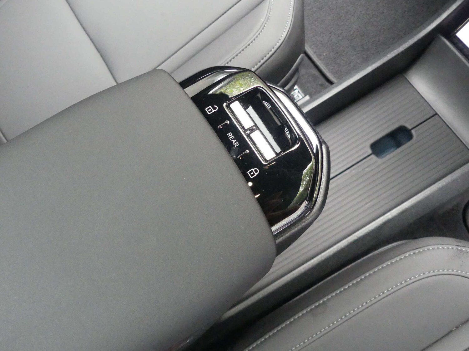 Used Volvo EX30 2024 for sale - 76277408: Photo 70