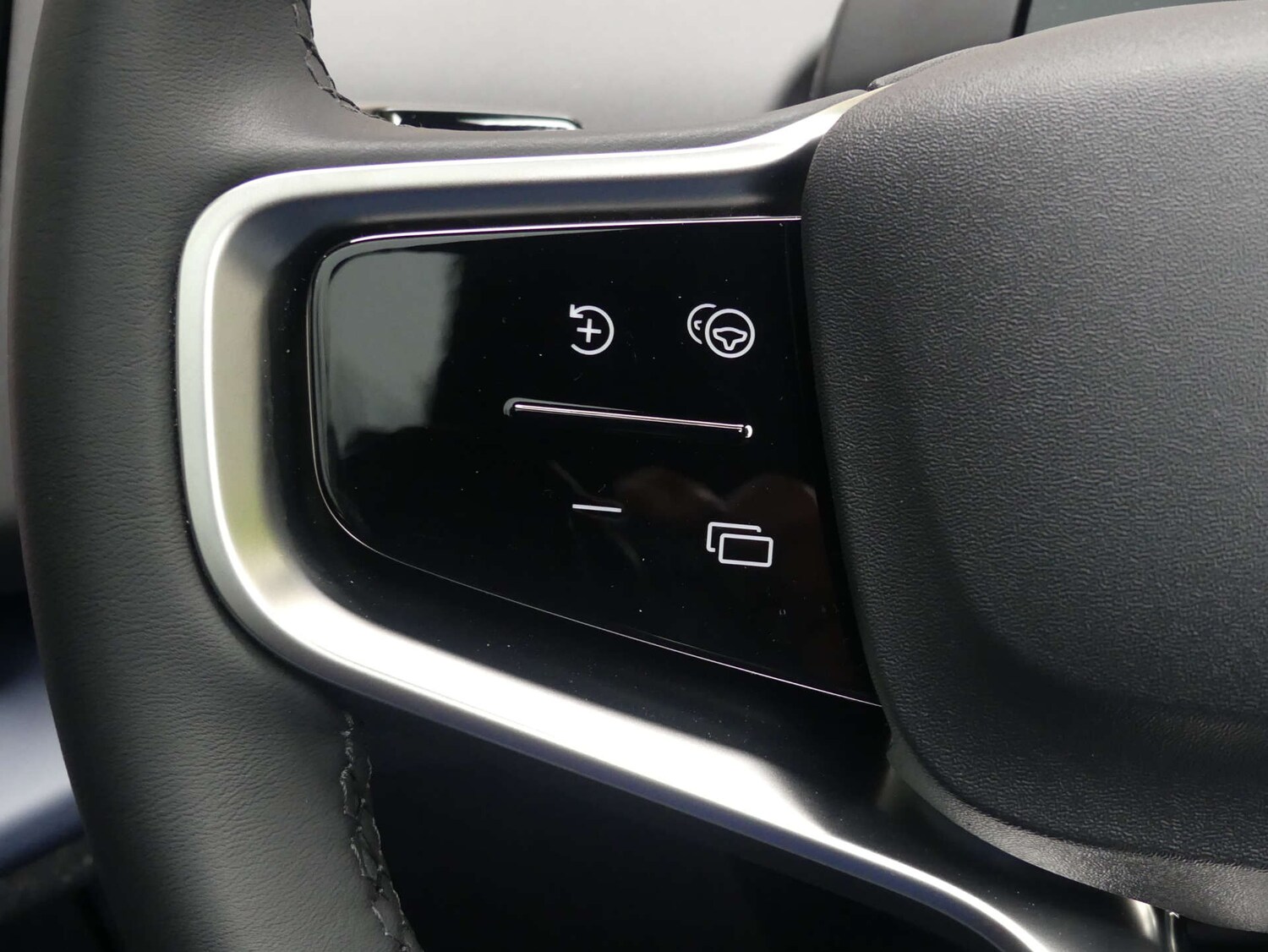 Used Volvo EX30 2024 for sale - 76277408: Photo 74