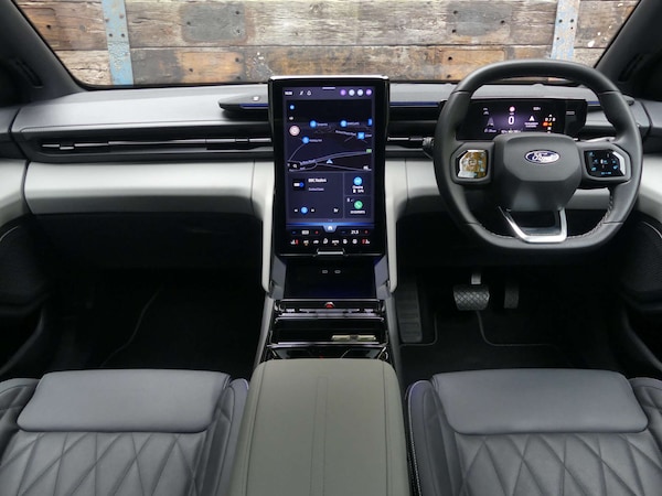 Used Ford Explorer 2024 for sale - 76263527: Photo 2