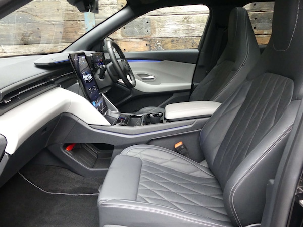Used Ford Explorer 2024 for sale - 76263527: Photo 37