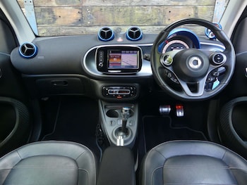 Used smart fortwo 2018 for sale - 78468976: Photo