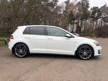 Used Volkswagen Golf 2016 for sale - 77683192: Photo