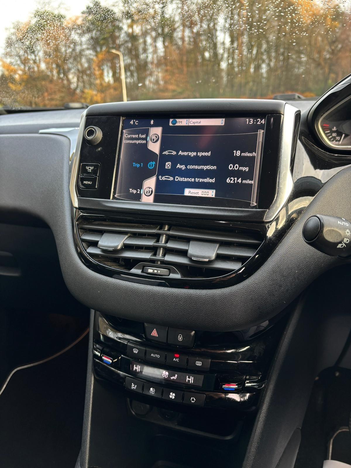 Used Peugeot 208 2012 for sale - 76666844: Photo 15