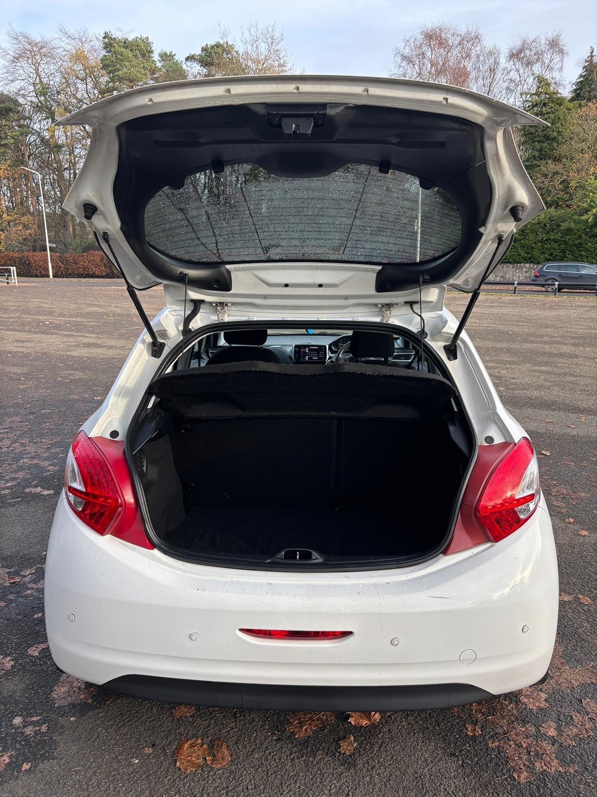 Used Peugeot 208 2012 for sale - 76666844: Photo 18