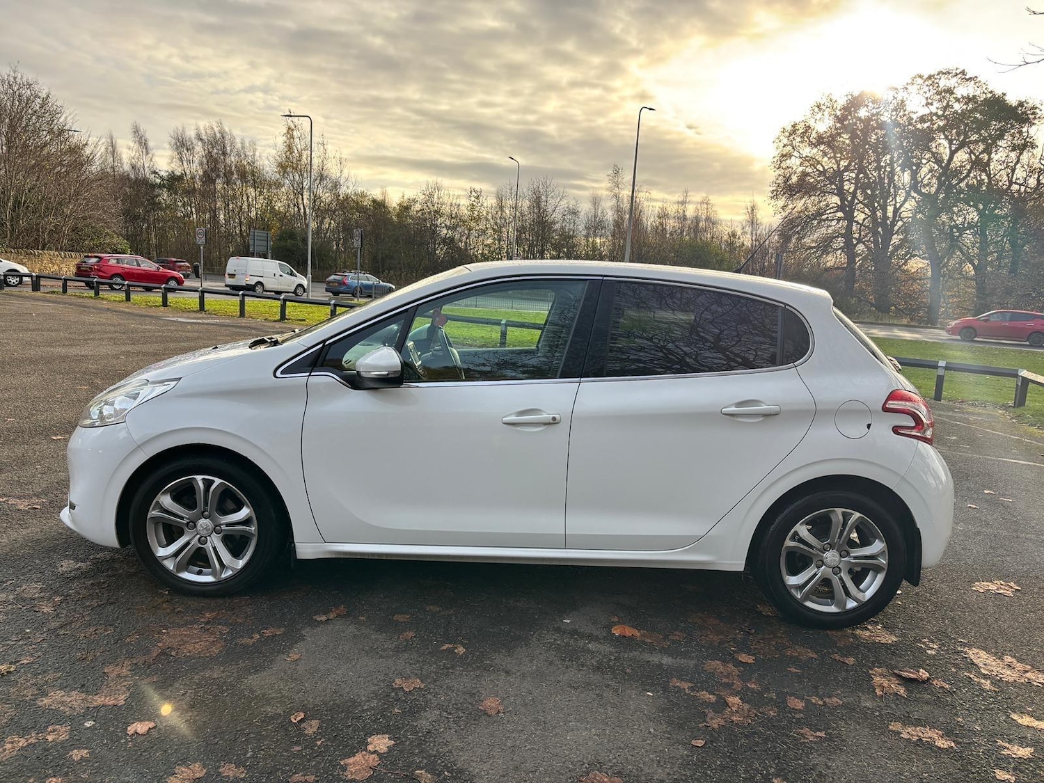 Used Peugeot 208 2012 for sale - 76666844: Photo 6