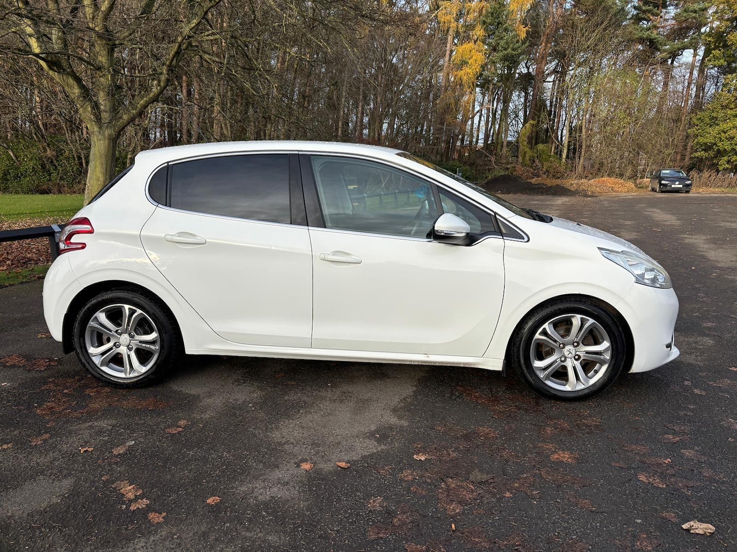 Used Peugeot 208 2012 for sale - 76666844: Photo 8