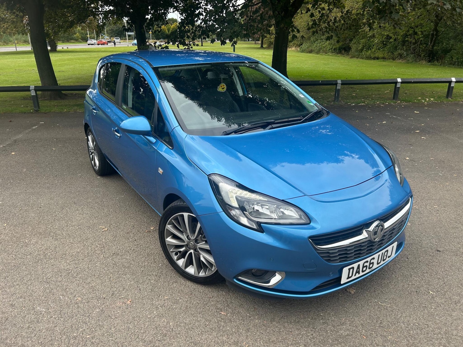 Used Vauxhall Corsa 2016 for sale - 76060978: Photo 2