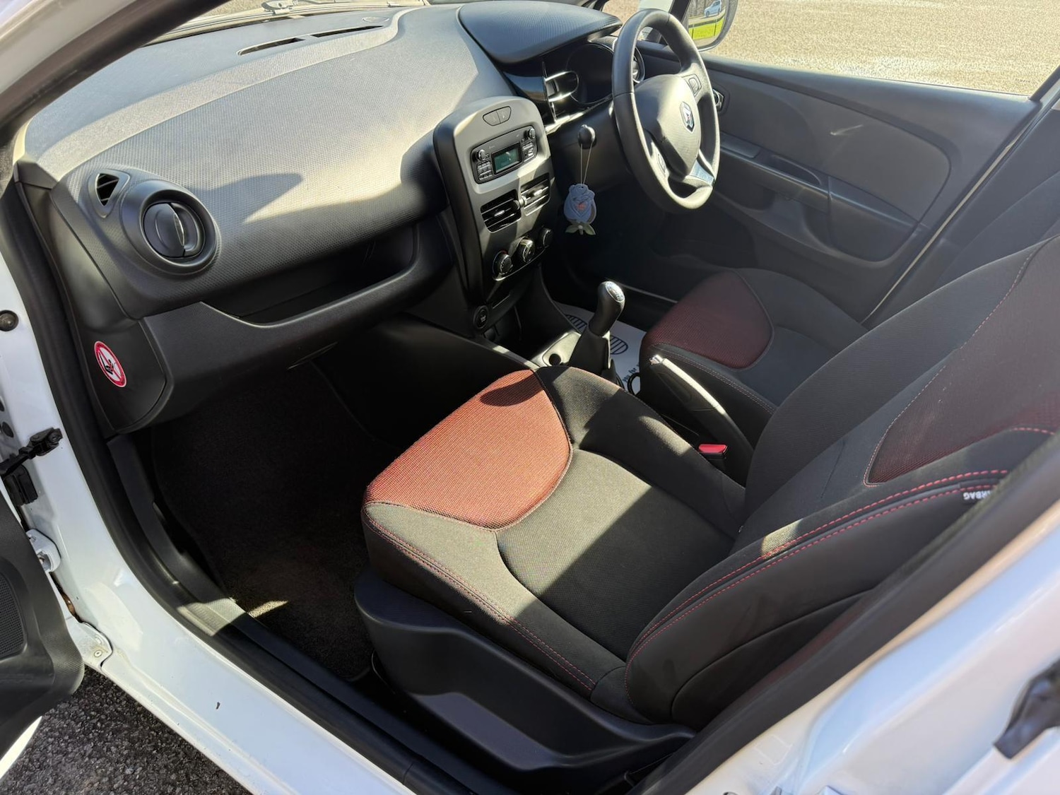 Used Renault Clio 2013 for sale - 77883061: Photo 11