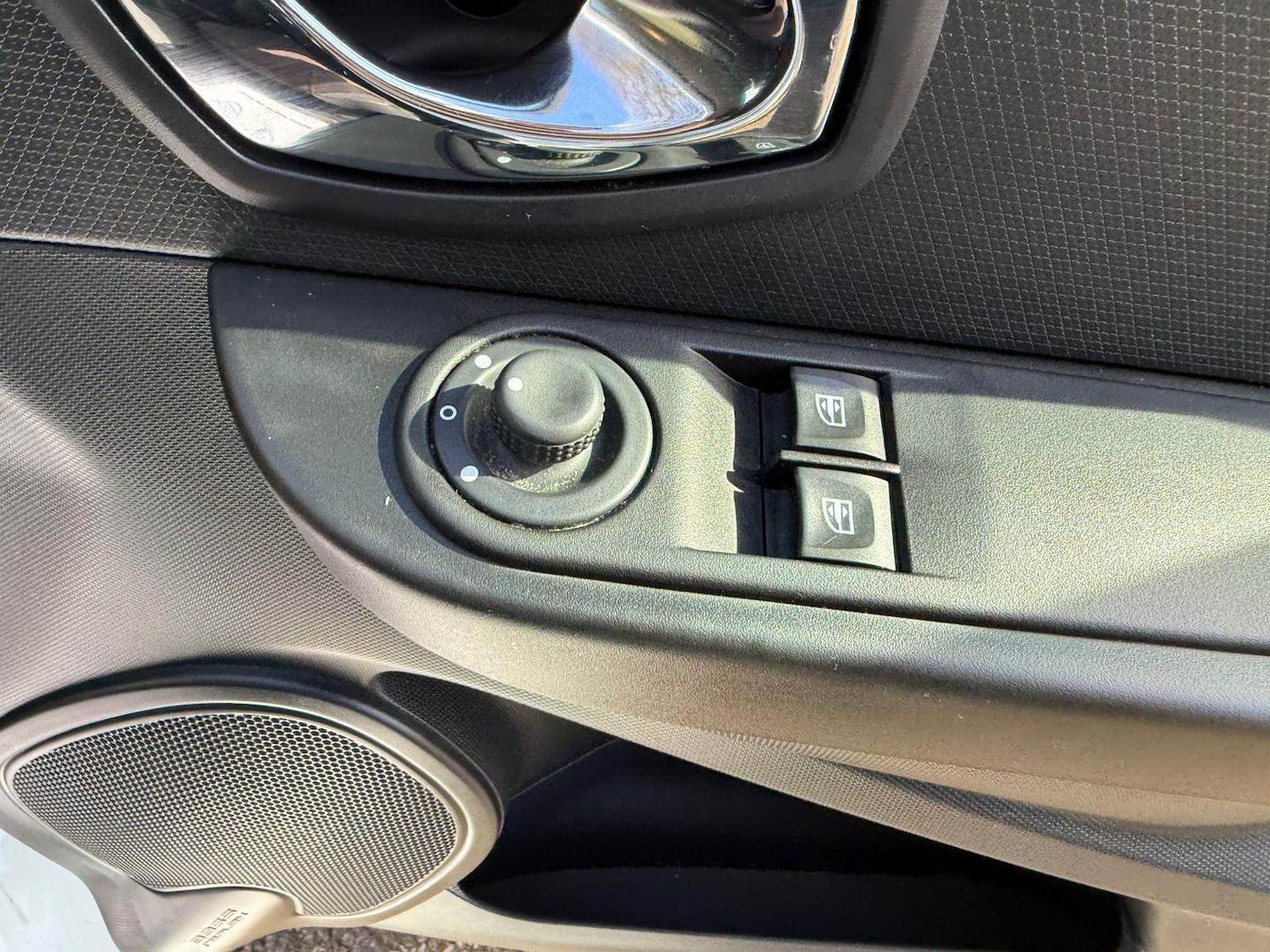 Used Renault Clio 2013 for sale - 77883061: Photo 16