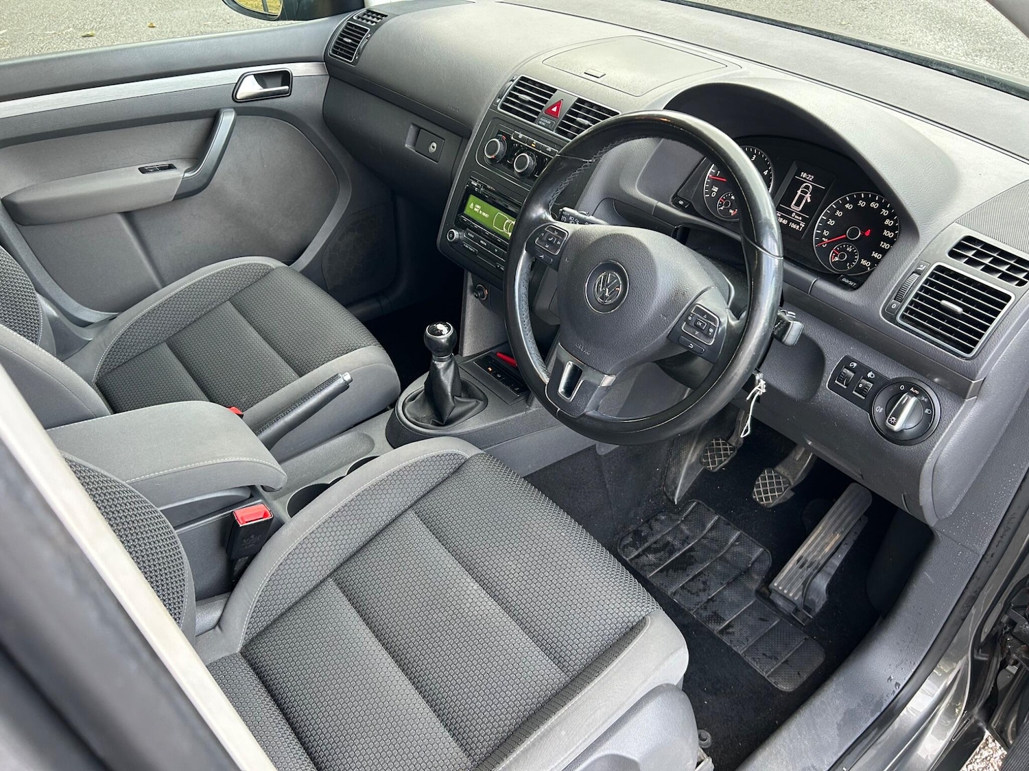Used Volkswagen Touran 2013 for sale - 76059411: Photo 16