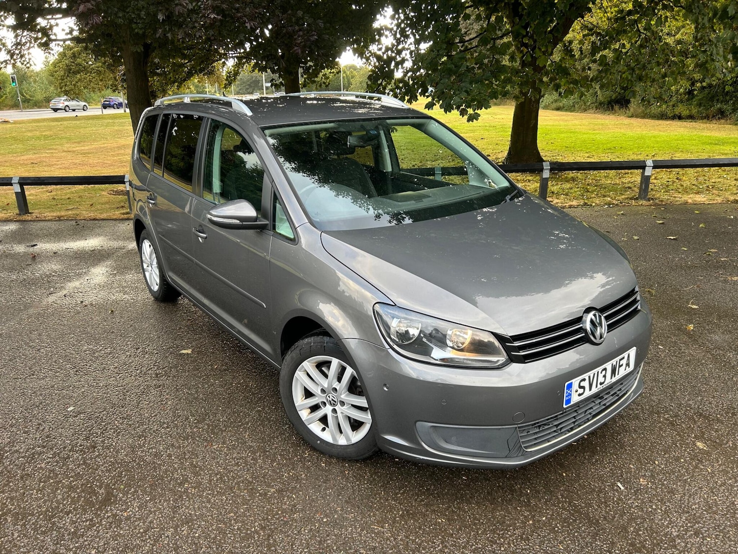 Used Volkswagen Touran 2013 for sale - 76059411: Photo 2