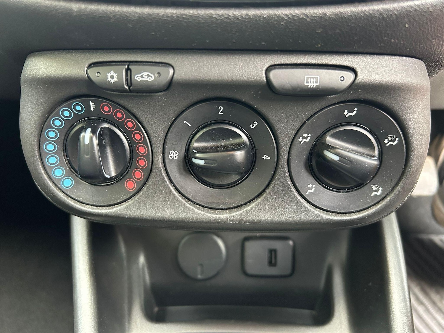 Used Vauxhall Corsa for sale - 76666509: Photo 16