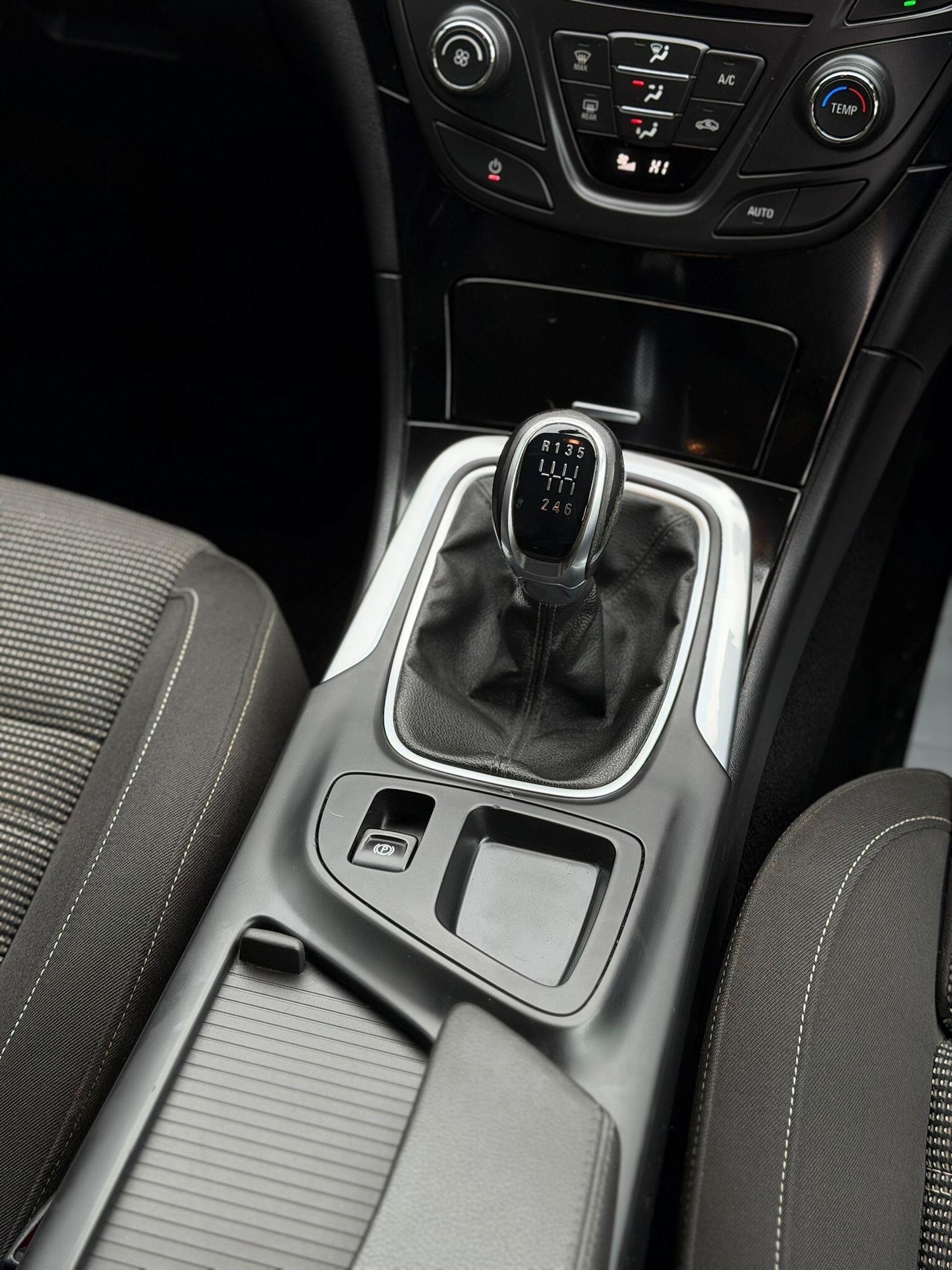 Used Vauxhall Insignia 2017 for sale - 76965392: Photo 10