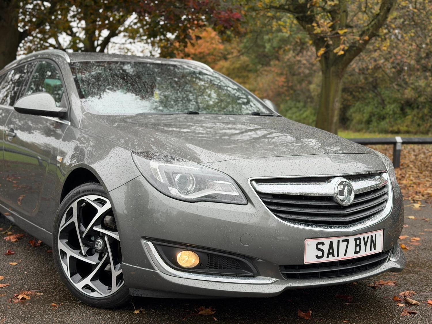 Used Vauxhall Insignia 2017 for sale - 76965392: Photo 2