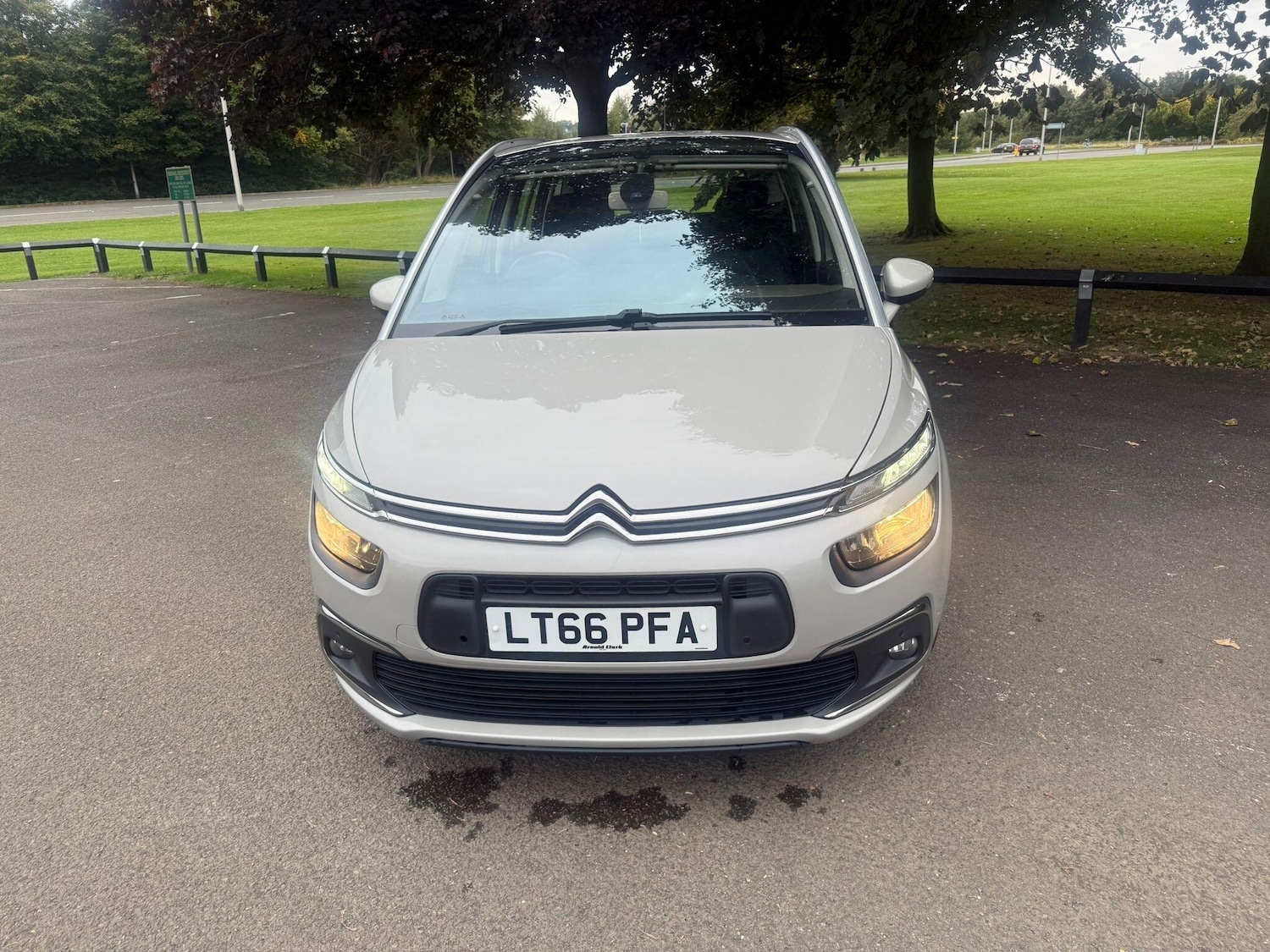 Used Citroen C4 Grand Picasso 2016 for sale - 76832173: Photo 2