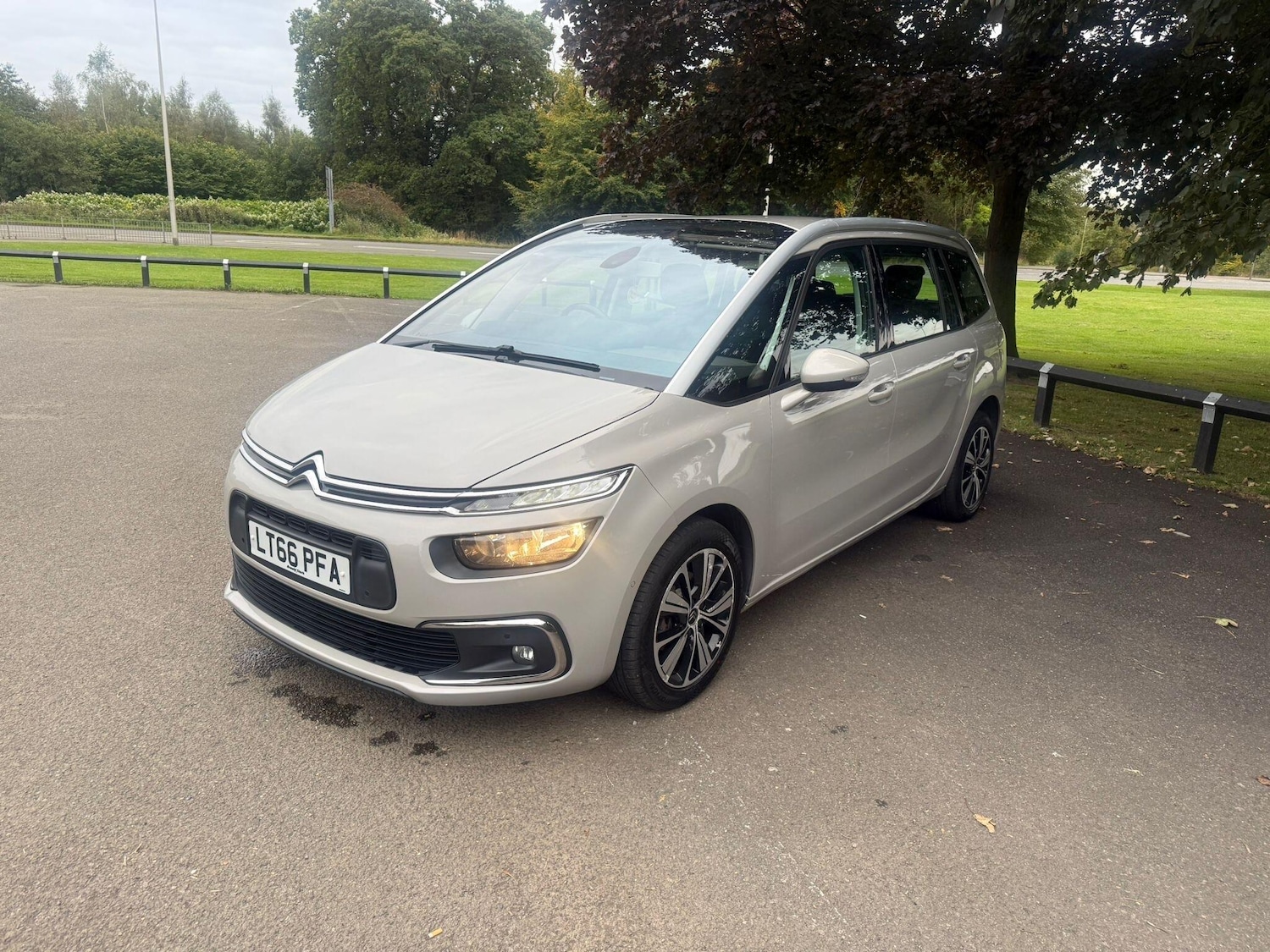 Used Citroen C4 Grand Picasso 2016 for sale - 76832173: Photo 3