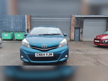 Used Toyota Yaris 2014 for sale - 77241769: Photo