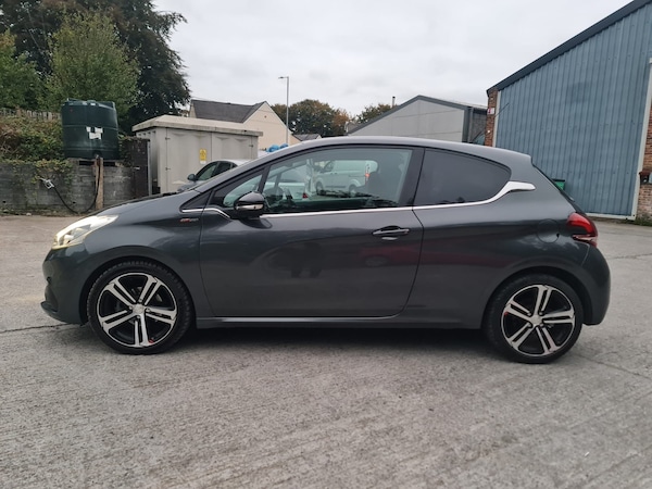 Used Peugeot 208 2016 for sale - 76262622: Photo 5