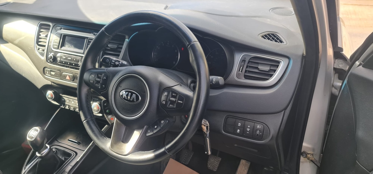 Used Kia Carens 2016 for sale - 77707350: Photo 9