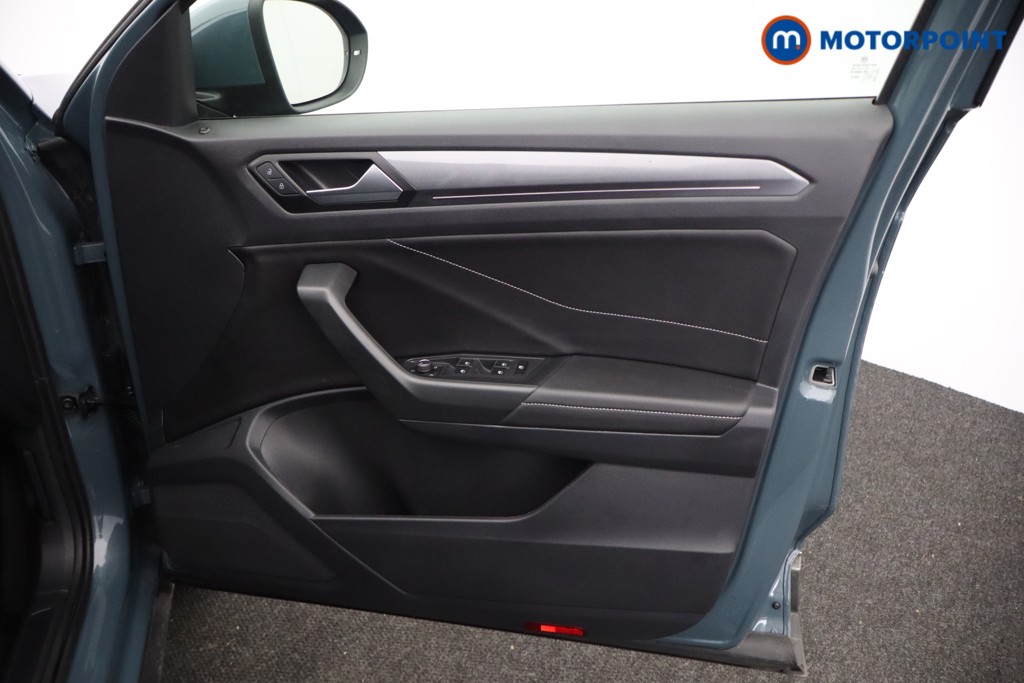 Used Volkswagen T-Roc 2022 for sale - 76972137: Photo 25