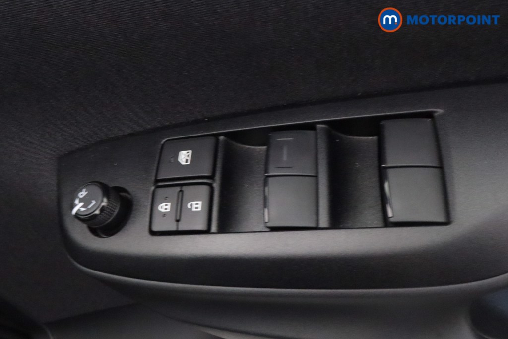 Used Toyota Yaris 2023 for sale - 77946624: Photo 32