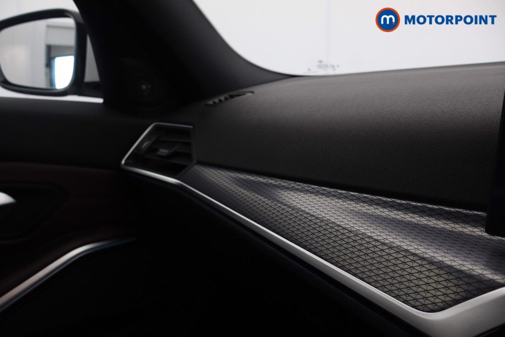 Used BMW 3 Series 2024 for sale - 76697216: Photo 17