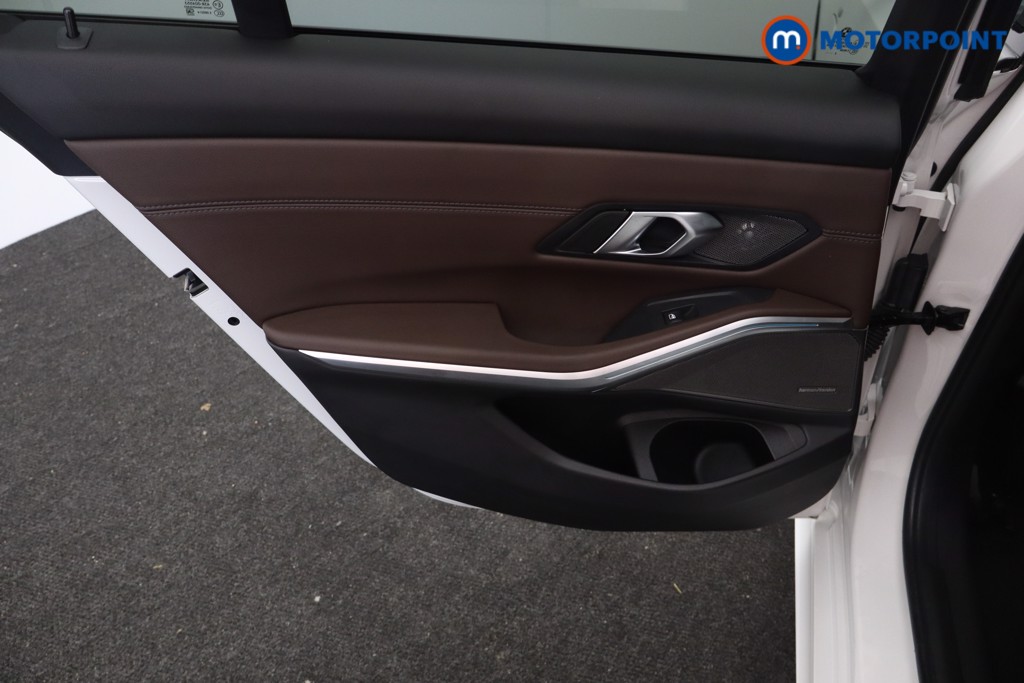 Used BMW 3 Series 2024 for sale - 76697216: Photo 27