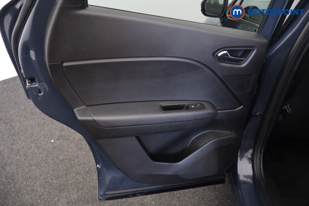 Used Renault Captur 2023 for sale - 77974227: Photo 31