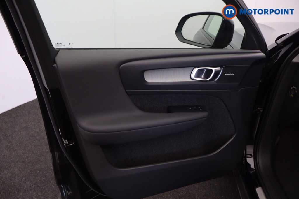 Used Volvo XC40 2023 for sale - 77983355: Photo 36