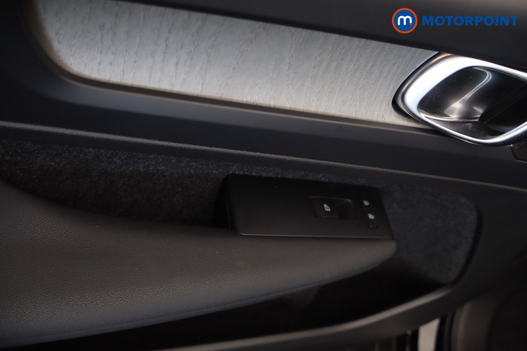 Used Volvo XC40 2023 for sale - 77983355: Photo 37