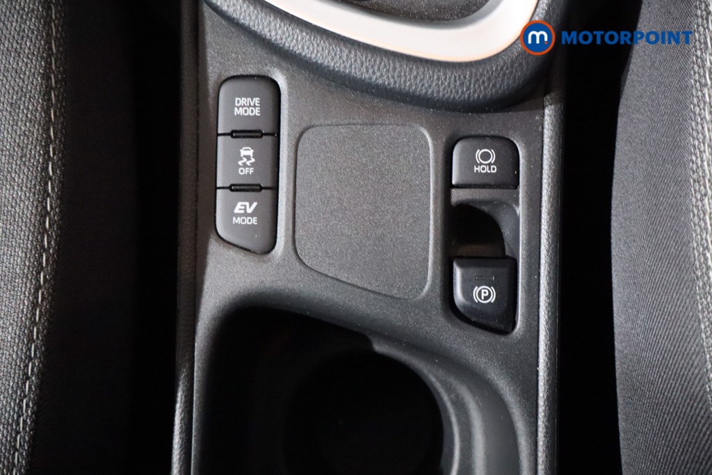 Used Toyota Yaris Cross 2023 for sale - 76494900: Photo 25