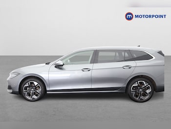 Used Volkswagen Passat 2024 for sale - 77814824: Photo