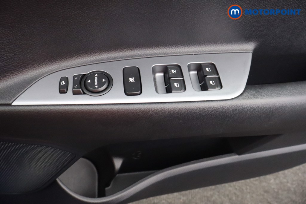 Used Kia Stonic 2023 for sale - 77138546: Photo 19