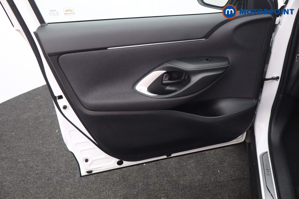 Used Toyota Yaris Cross 2023 for sale - 76641263: Photo 27