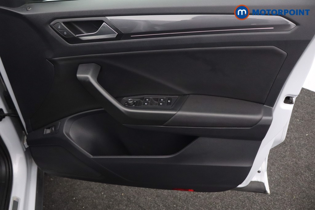 Used Volkswagen T-Roc 2021 for sale - 76723106: Photo 28