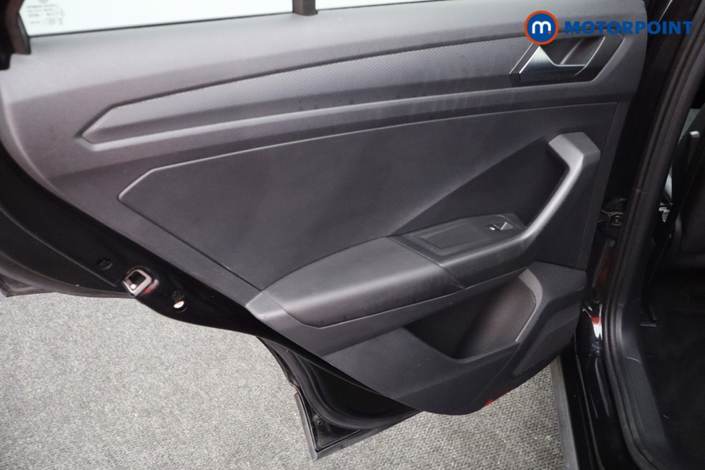 Used Volkswagen T-Roc 2023 for sale - 77152258: Photo 27