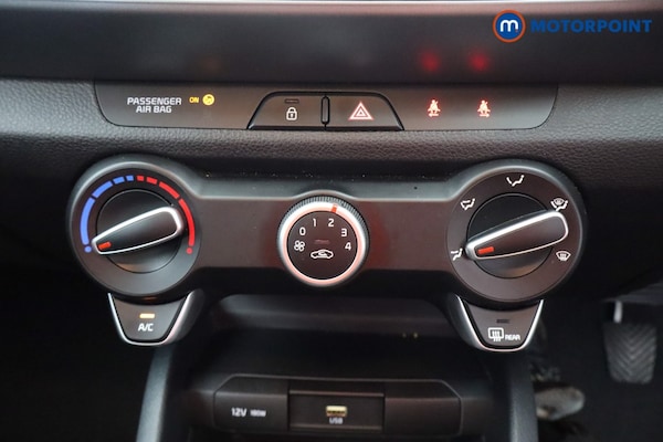 Used Kia Stonic 2023 for sale - 76056338: Photo 16