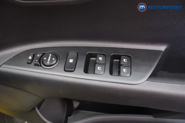 Used Kia Stonic 2023 for sale - 76056338: Photo 18