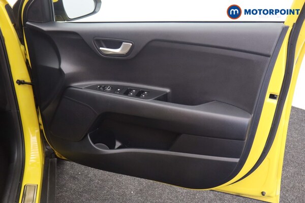Used Kia Stonic 2023 for sale - 76056338: Photo 19