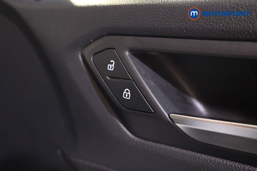 Used Volkswagen T-Roc 2023 for sale - 76819478: Photo 18