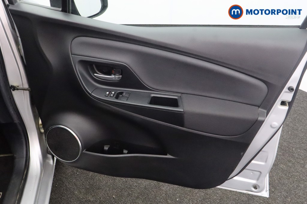 Used Toyota Yaris 2020 for sale - 77432025: Photo 20