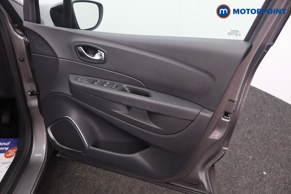 Used Renault Captur 2018 for sale - 76127777: Photo 18