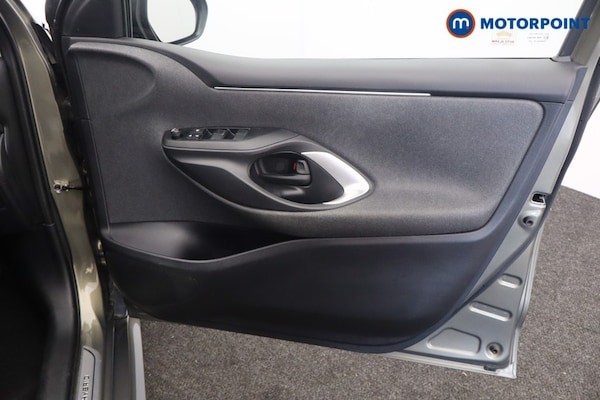 Used Toyota Yaris 2022 for sale - 76127825: Photo 21