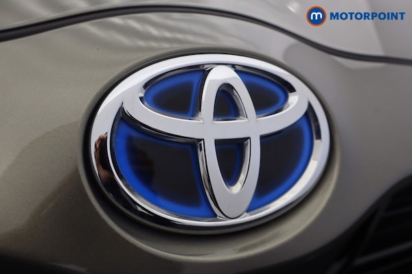 Used Toyota Yaris 2022 for sale - 76127825: Photo 32