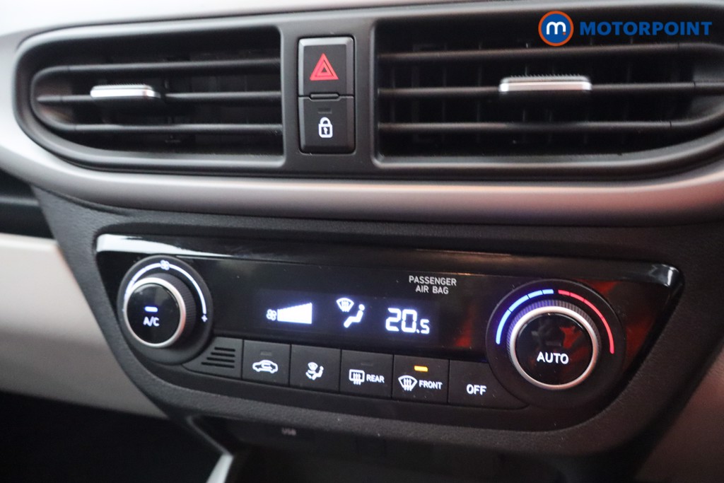 Used Hyundai i10 2023 for sale - 76554600: Photo 11