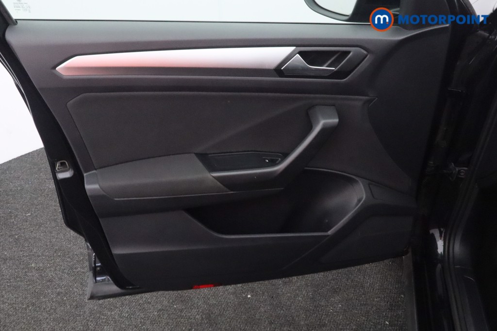 Used Volkswagen T-Roc 2022 for sale - 76641228: Photo 28