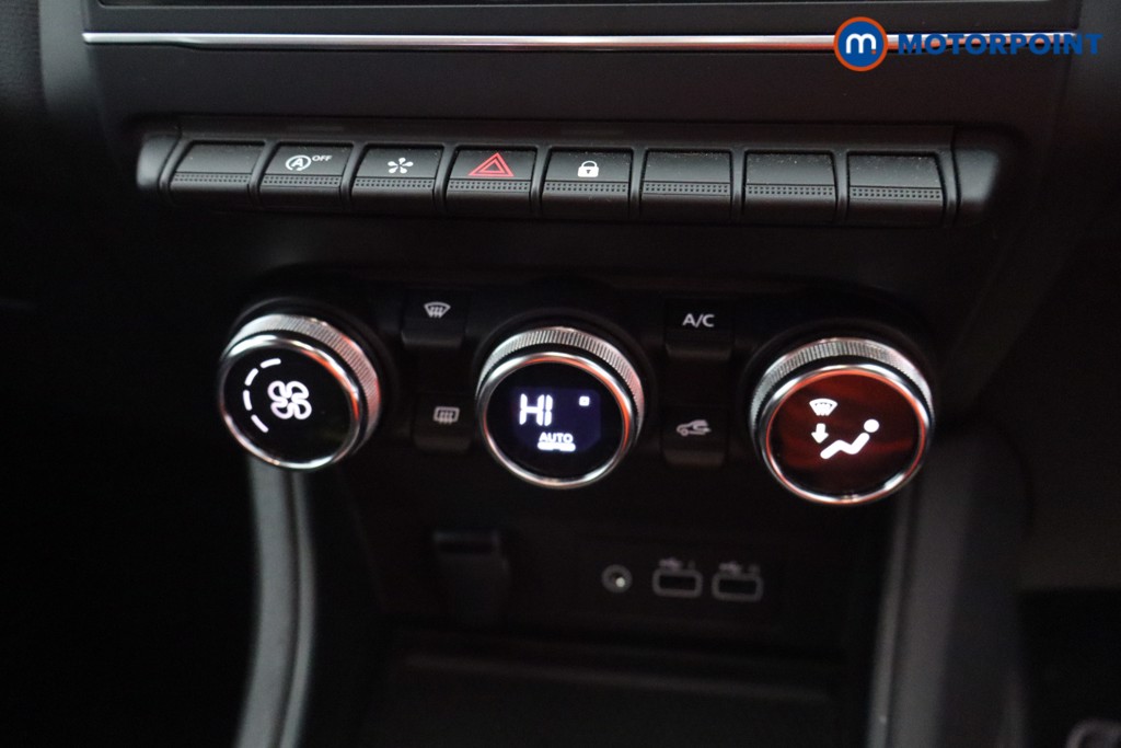 Used Renault Captur 2024 for sale - 76685129: Photo 15