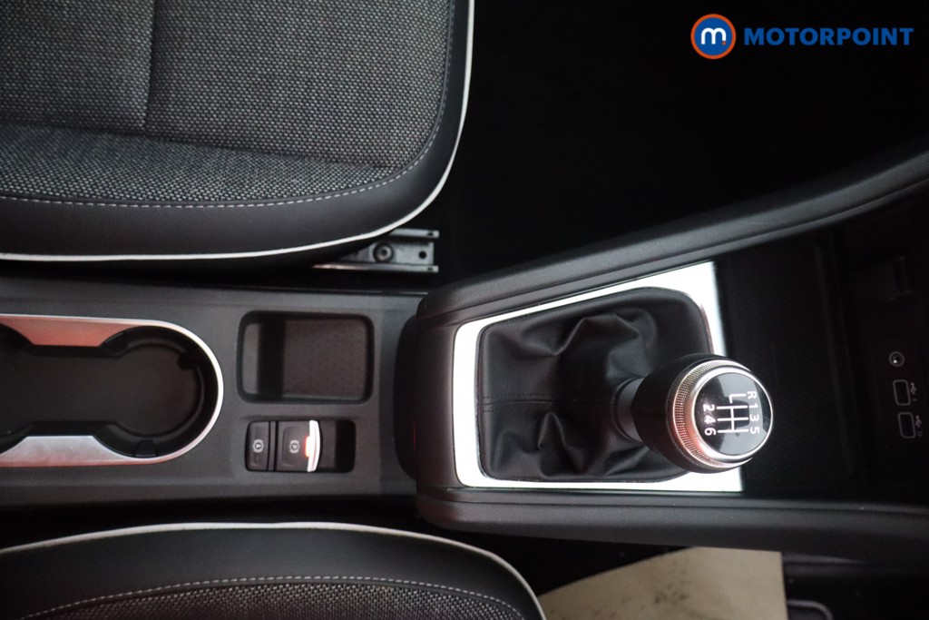 Used Renault Captur 2024 for sale - 76685129: Photo 16