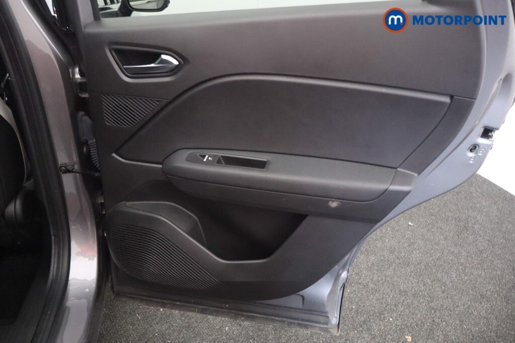 Used Renault Captur 2024 for sale - 76685129: Photo 25