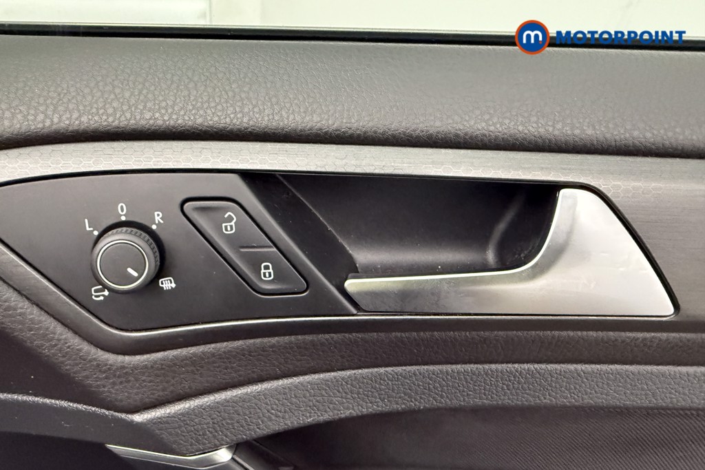 Used Volkswagen Golf 2019 for sale - 76394533: Photo 29